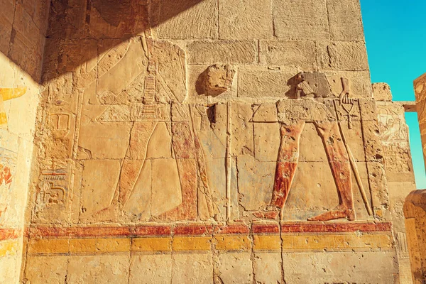 Hieroglyphs Paintings Carved Sandstone Wall Hatshepsut Temple Luxor Egyptian Heritage — 스톡 사진