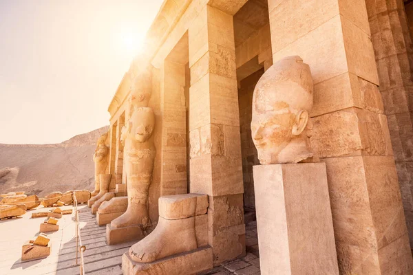 Statues Pharaohs Columns Temple Queen Hatshepsut Nile Valley Luxor Travel — Stok fotoğraf