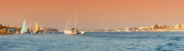 Panoramic View Traditional Egyptian Ferry Boats Cruise Ships Nile Ancient — Stockfoto