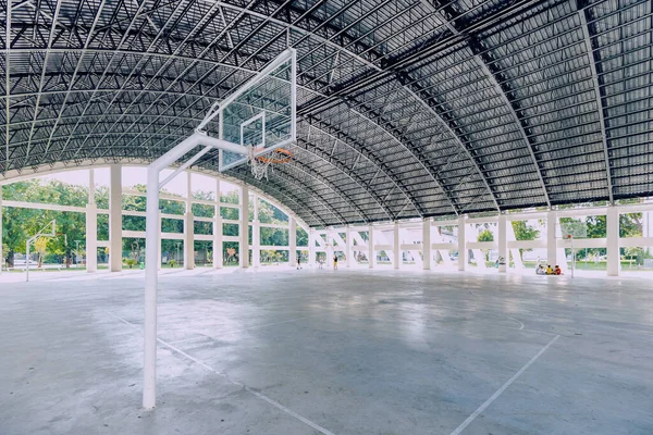 Park Basketball Court Roof Family Sports Hobbies — Stockfoto