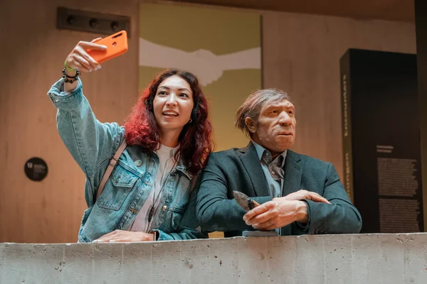 July 2022 Neanderthal Museum Germany Funny Modern Girl Taking Selfie — Stock Photo, Image
