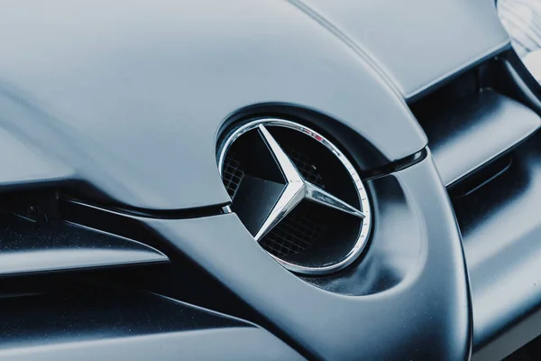 Juli 2022 Düsseldorf Tyskland Mercedes Benz Logotyp Framsidan Lyxig Dyr — Stockfoto