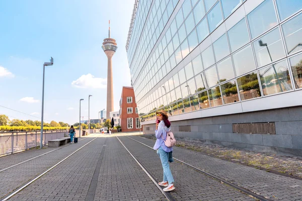 Asiatisk Flicka Resenären Har Vacker Utsikt Media Bay Turist Resa — Stockfoto