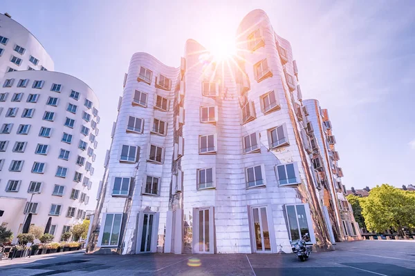 Července 2022 Düsseldorf Německo Gehry Bauten Nebo Zollhof Neobvyklé Budovy — Stock fotografie