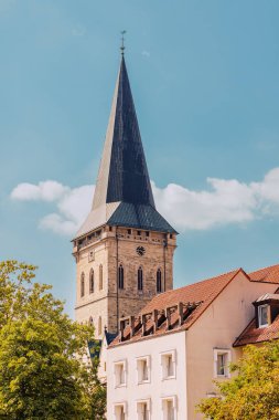 Osnabruck 'ta eski bir kasaba olan Aşağı Saksonya, Almanya' da bir kilise ya da rathaus 'un kalesi.