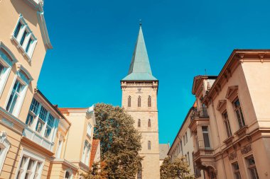 Osnabruck 'ta eski bir kasaba olan Aşağı Saksonya, Almanya' da bir kilise ya da rathaus 'un kalesi.