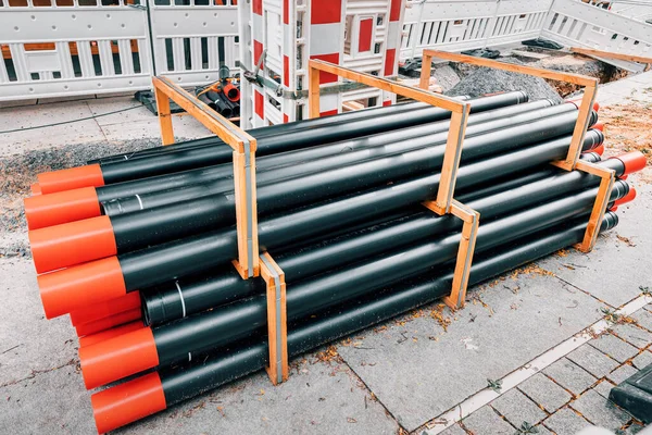 Excavación Una Calle Ciudad Para Reemplazar Tuberías Agua Plástico Cables —  Fotos de Stock