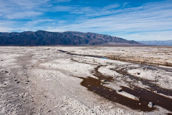 塩の平原の水 — ストック写真