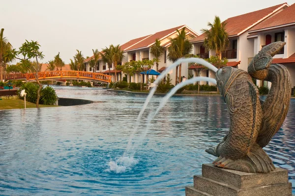 Fuente en un Tropical Resort — Foto de Stock