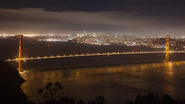 San Francisco Bay bei Nacht — Stockfoto