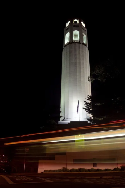 Coit tower på natten — Stockfoto