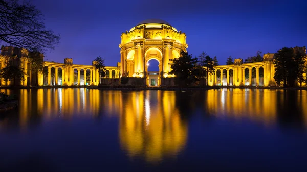 Palace of Fine Arts at Night — Stock Photo, Image