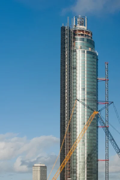 St george wharf toren — Stockfoto