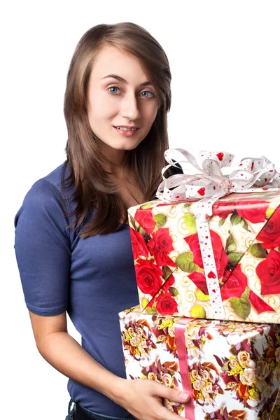 Mujer sosteniendo una caja de regalo —  Fotos de Stock