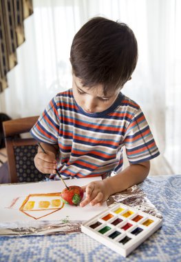 küçük çocuk boyalar