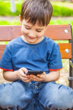 Çocuk Oyunları smartphone üzerinde oynamak