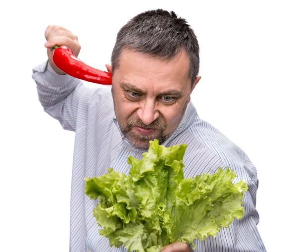 Чоловік тримає салат ізольовано на білому — стокове фото