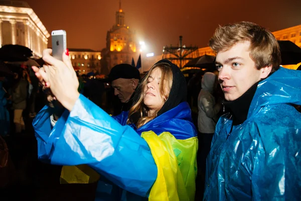 KIEV, UCRÂNIA - NOVEMBRO 22: As pessoas protestam contra Maidan Nezalezhno — Fotografia de Stock