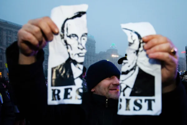 Kiev, Ukraina - 22 november: människor protest mot maidan nezalezhno — Stockfoto