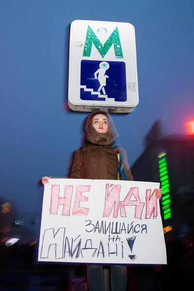 KIEV, UKRAINE - NOVEMBER 22: Folk protesterer på Maidan Nezalezhno – stockfoto