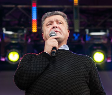 elec Ukrayna Cumhurbaşkanı adayı petro poroshenko konuşuyor