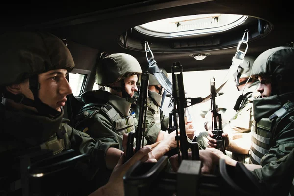 Soldaten van operationele brigade in nationale garde opleiding centrum — Stockfoto