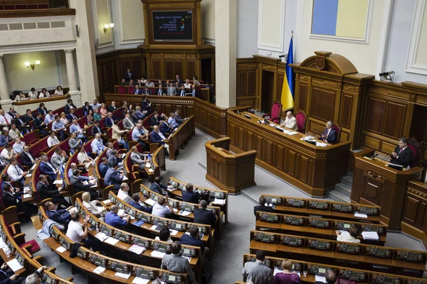 Ordförande i Ukraina petro poroshenko deltar i arbetet med — Stockfoto