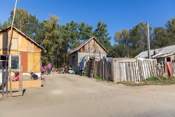 Uzhgorod Ucrania Octubre 2021 Casas Romaníes Barrios Gitanos Las Afueras — Foto de Stock