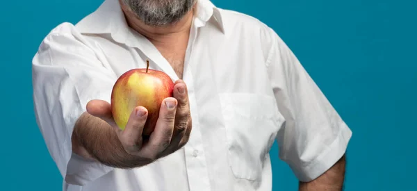 Gesunder Lebensstil Und Apfelernährung Mann Mittleren Alters Trägt Ein Weißes — Stockfoto