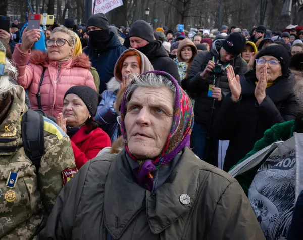 Kyiv Ukraine Nov 2021 Flera Hundra Personer Protesterar Mot Koronavirusrestriktioner — Stockfoto