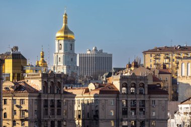 KYIV, UKRAINE - 16 Kasım 2021: Kyiv 'deki Bağımsızlık Meydanı. Kyiv 'in merkezi, St. Sophia katedrali, Khreshchatyk sokağı ve Kyiv' deki Independence Meydanı manzarası