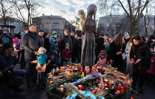 KYIV, UKRAINE - 27 Kasım 2021: 1923-1933 yılları arasında Ukrayna 'da yaşanan kıtlık-soykırım kurbanlarının anma töreni