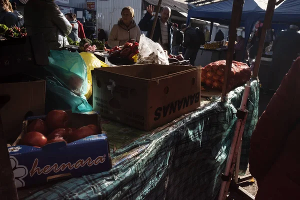 Kyiv Ukraine 2021年10月31日 清算前のキエフのデモデフスキー バザールの最終日 多くの人が職を失った ウクライナの典型的な市場の眺め — ストック写真