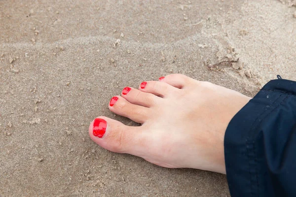 Woman Bare Feet Red Nail Polish Sand Close — Stock Photo, Image