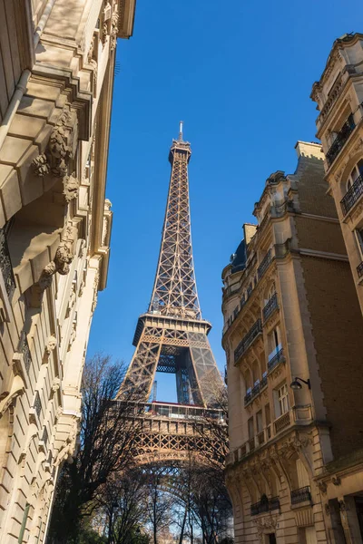 Torre Eiffel Edificios Residenciales Típicos Primer Plano Torre Eiffel Uno — Foto de Stock