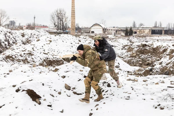 Kyiv Ukraine 2022年2月12日 ウクライナへのロシア軍の侵攻の脅威の中での領土防衛演習 キエフ ウクライナの民間人のための軍事演習 — ストック写真