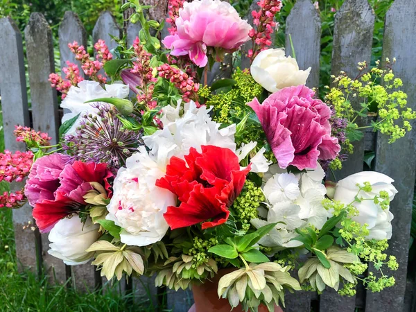 Art Arranging Bouquets Flowers Bright Romantic Bouquet Spring Flowers Garden — Stock Photo, Image