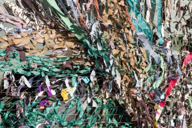 KYIV, UKRAINE - 27 Şubat 2022 Rusya 'nın Ukrayna' ya karşı savaşı. Ukrayna silahlı kuvvetleri için kamuflaj ağı