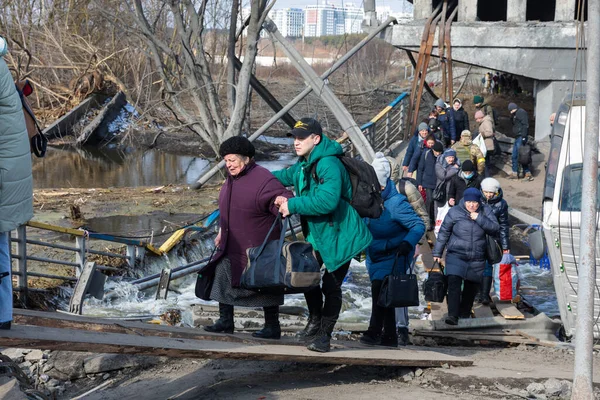 Irpin Ukraine Mar 2022 Ukrayna Savaşı Binlerce Irpin Sakini Evlerini — Stok fotoğraf