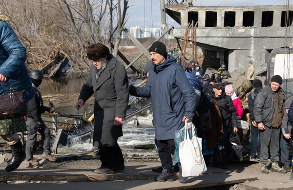 Irpin Ukraine Mar 2022 Ukrayna Savaşı Binlerce Irpin Sakini Evlerini — Stok fotoğraf