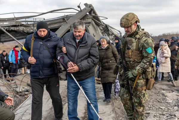 Irpin Ukraine Mars 2022 Krig Ukraina Tusentals Invånare Irpin Måste — Stockfoto