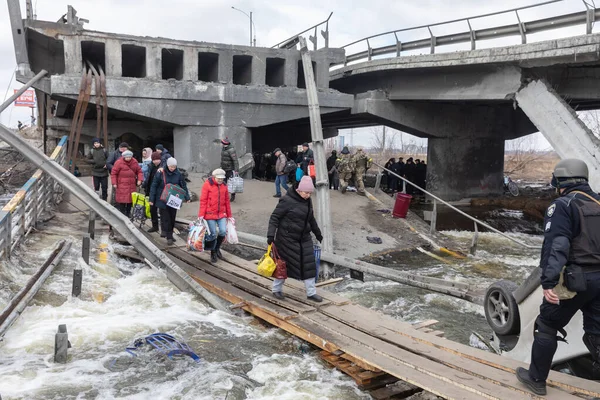 Irpin Ukraine Mar 2022 Ukrayna Savaşı Binlerce Irpin Sakini Evlerini — Stok fotoğraf