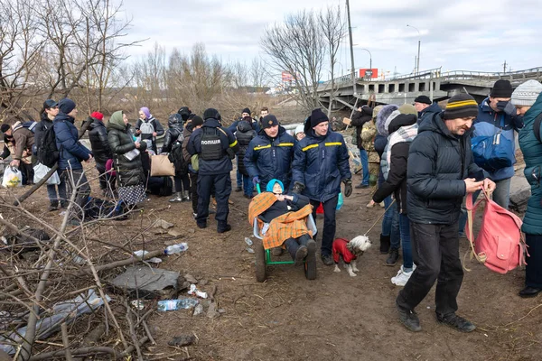 Irpin Ukraine Maart 2022 Oorlog Oekraïne Duizenden Inwoners Van Irpin — Stockfoto