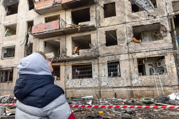 Kyiv Ucrania Mar 2022 Guerra Ucrania Edificio Residencial Completamente Destruido —  Fotos de Stock