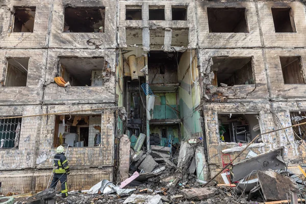 Kiew Ukraine Mar 2022 Krieg Der Ukraine Völlig Zerstörtes Wohnhaus — Stockfoto