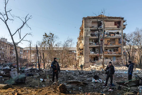 Kyiv Ukraine Mar 2022 War Ukraine Damaged Residential Buildings Aftermath — Stock Photo, Image