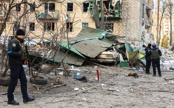 Kyiv Ukraine Mar 2022 War Ukraine Damaged Residential Buildings Aftermath — Stock Photo, Image