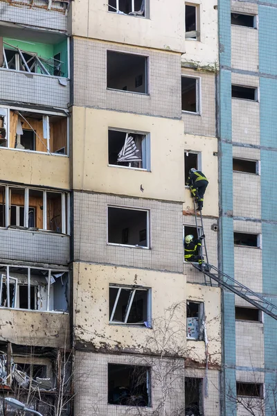 Kyiv Ukraine Maart 2022 Oorlog Oekraïne Residentieel Gebouw Beschadigd Door — Stockfoto