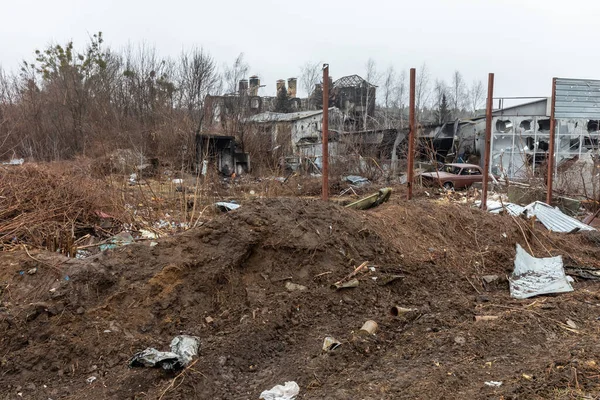 Kyiv Reg Ukraine Apr 2022年2月2日 在距离基辅20公里的Kyiv Zhytomyr公路上看到的一个加油站的混乱 破坏和死亡 — 图库照片