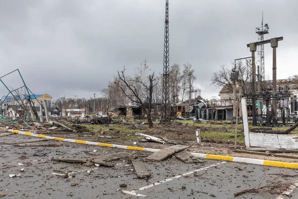 Bucha Ukraine 2022年3月3日ロシア占領軍撤退後のブチャの街の混乱と荒廃 — ストック写真